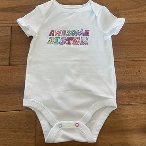 Awesome sister onesie 💕